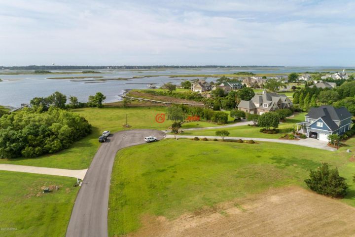 美国北卡罗莱纳州cedar point的房产